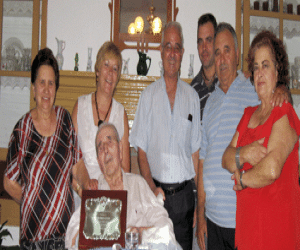 El Turro cerró sus fiestas 2006 con un homenaje a los mayores