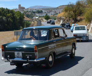 LA VI Concentración de coches clásicos 'Ciudad de Alhama' contó con un centenar de participantes