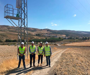 Endesa invierte 125.000 euros en mejorar el suministro de Santa Cruz del Comercio