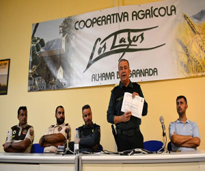 Interesante conferencia de la Guardia Civil sobre consejos de protección para la campaña olivarera