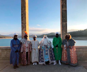 Los Reyes trajeron agua al pantano y mucha ilusión a los niños de Los Bermejales y Arenas del Rey