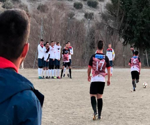 El Jayena CF se desinfla ante el Loja CD