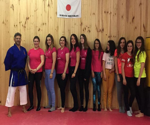 Quince mujeres han participado en el curso de defensa personal