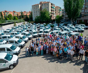 El vicepresidente andaluz preside la entrega de 106 vehículos para ayuntamientos de la provincia de Granada y Jaén