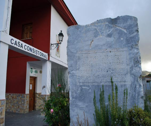 Fornes también recupera su ayuntamiento