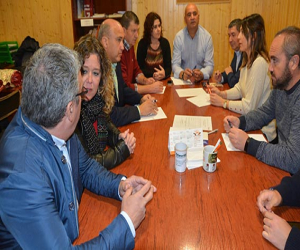 El PSOE implica a los alcaldes de la Axarquía para la terminación de la carretera hasta la provincia malagueña