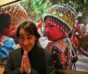 Miguel Ángel Molina muestra en su exposición "Tailandia, un mar de sonrisas"