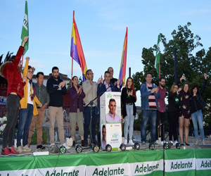 Un enérgico Manolo Melgares toma el relevo público de IU-Podemos-Adelante Alhama