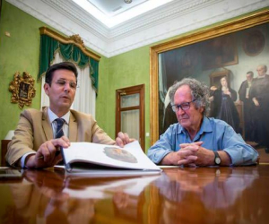 El pintor Brazam dona a Granada su increíble colección de más de 4.000 obras artísticas