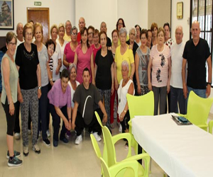 Lo mayores tuvieron su taller de gimnasia