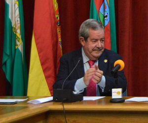 Andrés García Maldonado, medalla e insignias de la Cámara de España