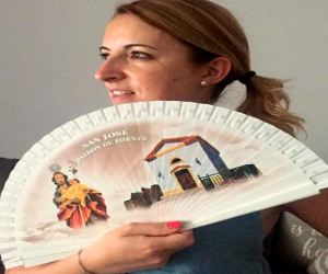 El reto de los abanicos lanzado por la alcaldesa de Fornes