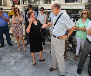 Colocación de una placa conmemorativa y homenaje en el cementerio de Jayena a represaliados de Lenteji: El cumplimiento de una promesa
