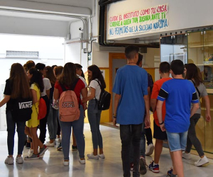 El IES Alhama rompe la tendencia a la pérdida de alumnado y este curso se incrementa en unos 30