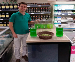 Alberto Cortés premiado por UPTA Andalucía con el 'Premio Coraje' por sus creaciones de Steviados y Ginevia