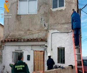 A disposición judicial dos personas por fraude en el fluido eléctrico, una de ellas de Fornes