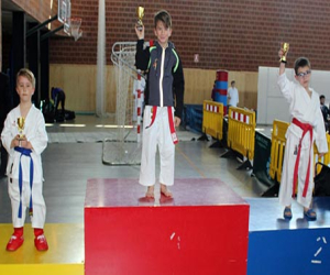 Manuel Álvarez ganó todos los combates en el Trofeo de Invierno de Karate