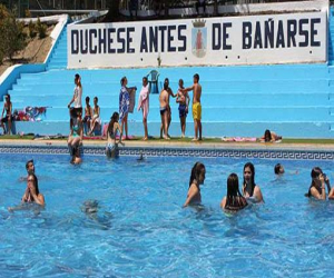 El Ayuntamiento de Alhama comunica oficialmente que no se abrirá la piscina municipal este verano de 2020