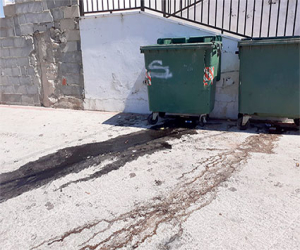 Foto denuncia de Jayena: Contenedores, así no