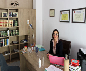 Yolanda López, abogada, abrió bufete en Alhama