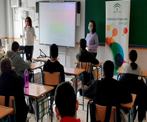 La celebración del Día Internacional de la Mujer en el IES de Alhama se centró en las Mujeres Pioneras Alhameñas