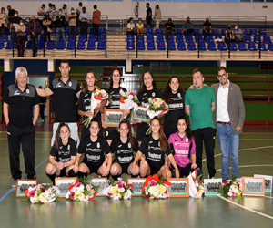 Un ascenso y una emocionante victoria para celebrar el título de liga