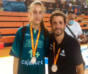 La forneña Elena Ruiz y el entrenador Samu Gómez, subcampeones de España