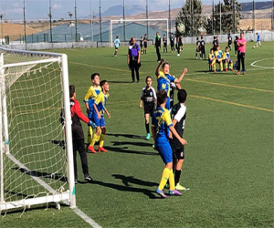 La UD Alhameña sénior gana su primer partido