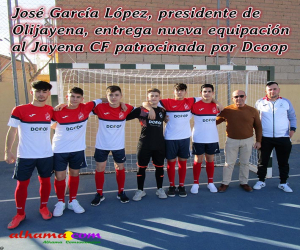 José García López, presidente de Olijayena, entrega nueva equipación al Jayena CF patrocinada por Dcoop