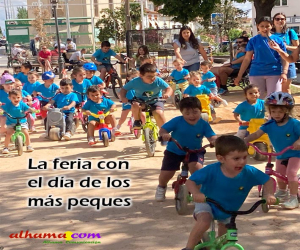 La escuela infantil “Nido” celebra la feria con una carrera de triciclos