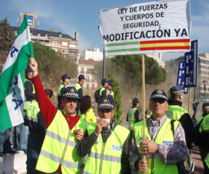 La policía local de Alhama acude a una concentración en Madrid