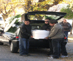 Mirko ya descansa en el cementerio de Alhama
