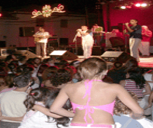 Los Rebujitos actuaron en Santa Cruz del Comercio.