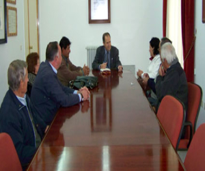 El alcalde de Alhama se reúne con la alcaldesa pedánea de Buenavista, Josefa Pérez y la Comunidad de Regantes