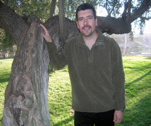 Antonio Bustos Jiménez, director del colegio de Santa Cruz del Comercio y especialista en escuela rural