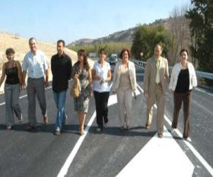 La nueva carretera Moraleda-Santa Cruz del Comercio reduce a la mitad el tiempo del recorrido