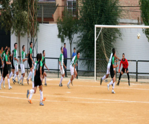 La Alhameña juega bien pero pierde