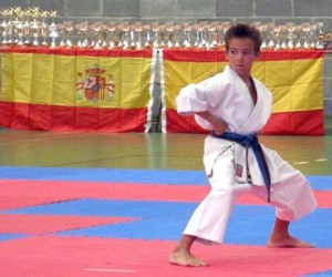 Kevin Mateo, cinturón negro de karate