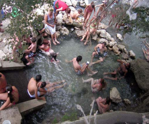 El Defensor del Pueblo ratifica la titularidad pública de las aguas termales