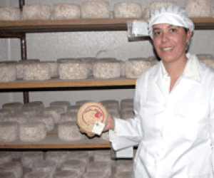 Un estudio constata que las bacterias del queso de cabra artesanal de Jayena podrían ser beneficiosa
