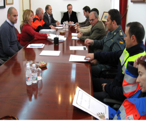 El Delegado de Gobernación recibe la actualización del plan de emergencia de Alhama y