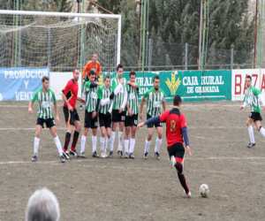 El árbitro descompensó el partido cuando todo estaba igualado