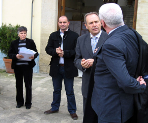 IU de Alhama hace llegar al Consejero sus reivindicaciones