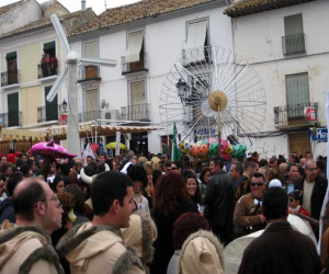 Alhama se llenó de música, alegría y color el 'Domingo de Piñata'