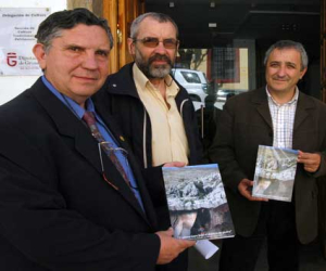 Una Guía descubre el interior de las Cuevas de Alhama y Arenas del Rey