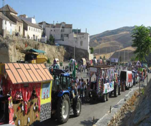 Más de treinta carrozas participaron en la Romería 2009 de Alhama