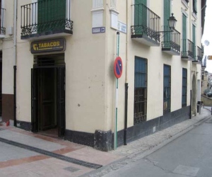 Roban dinero y productos por importe de unos 10.000 euros en el estanco de Rosario Pérez de la Placeta