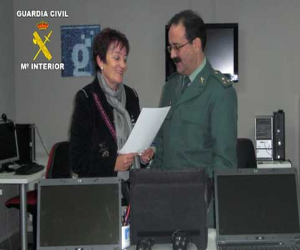 La guardia civil detiene a los presuntos autores del desvalijo del centro guadalinfo de Salar