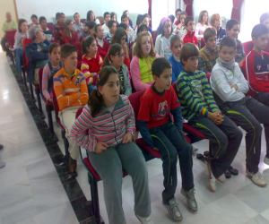 Pleno escolar para celebrar el Día Internacional de la Infancia