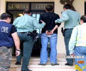 Detenidas 10 personas acusadas de distintos robos, una de ellas en Alhama